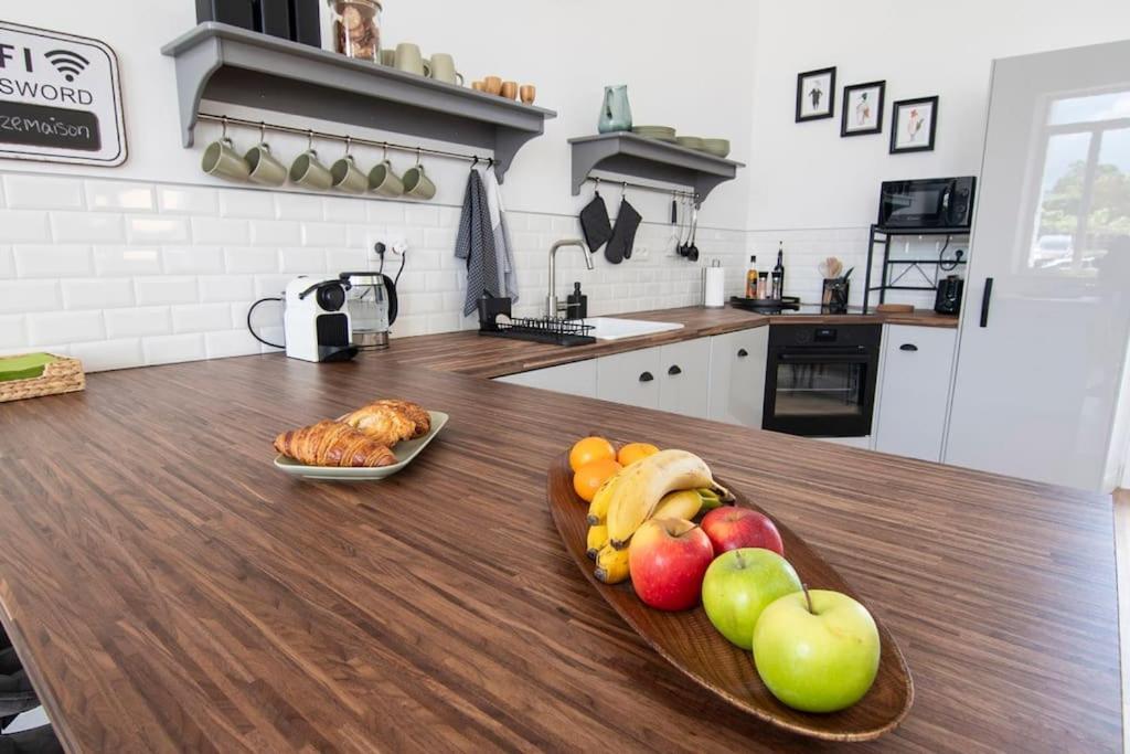 Treize Maison 3 Bed House In Centre Of Saint Severin ภายนอก รูปภาพ